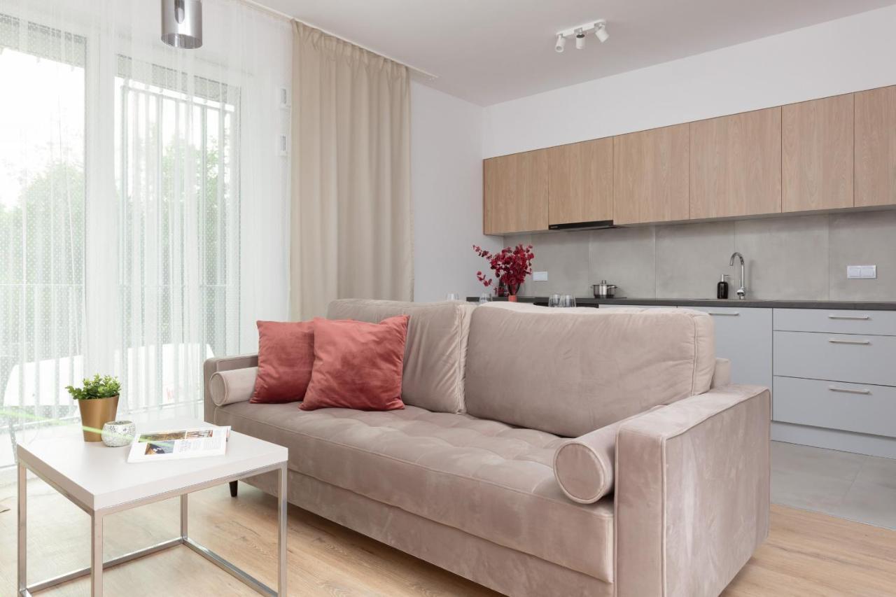 Stacja Wola Apartment Guminska By Noclegi Renters Varsóvia Exterior foto
